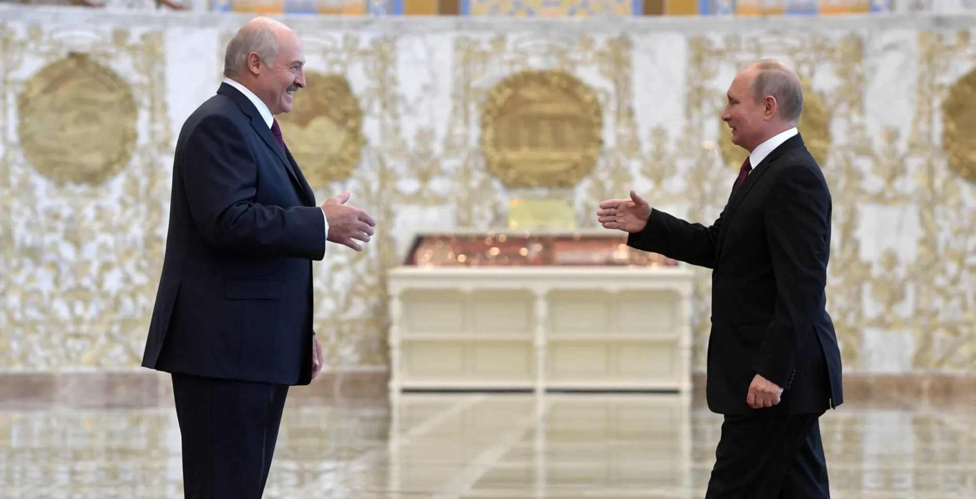 Путин поздравил Лукашенко с победой на выборах