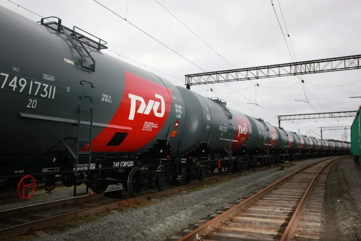 В РЖД назвали условия перевалки белорусских нефтепродуктов в российские порты