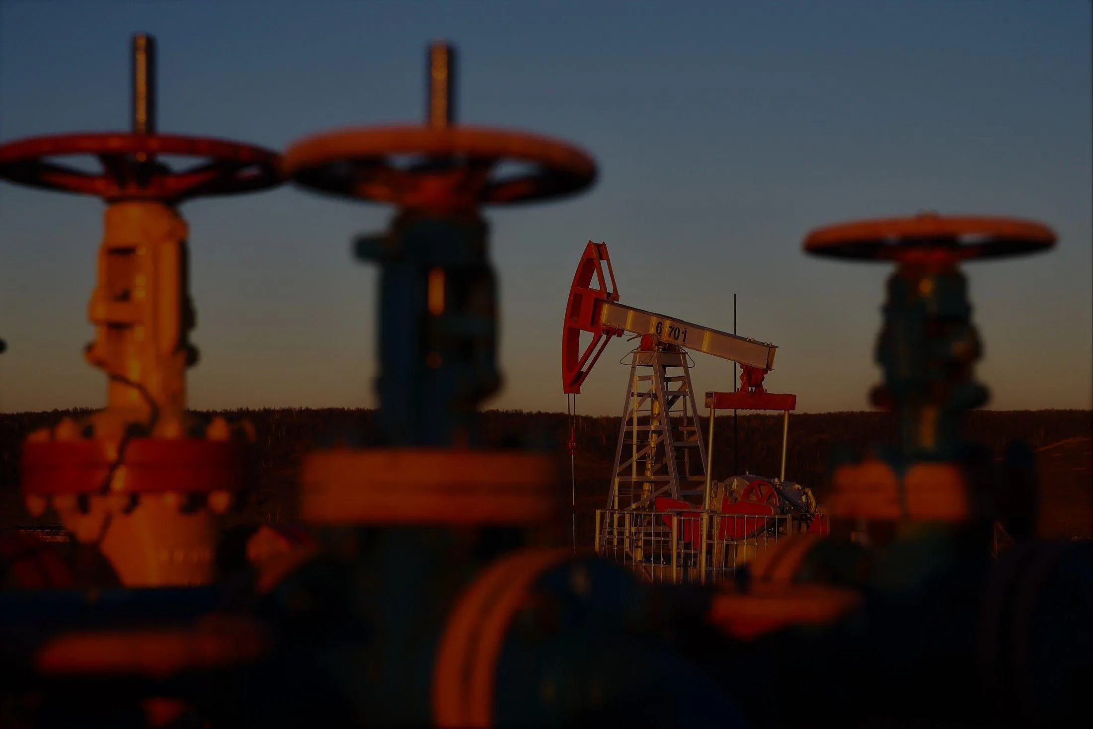 «Игра на удержание»: чем закончится нефтяное противостояние России с Саудовской Аравией и США