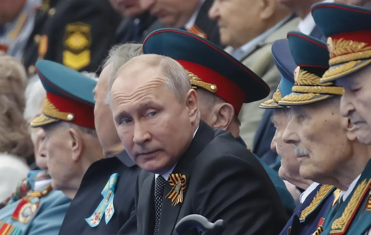 Путин объяснил попытки Запада «переписать» историю