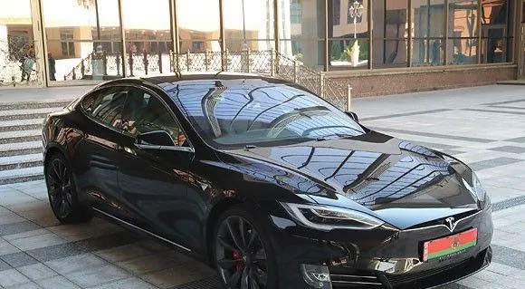 Лукашенко поручил создать белорусскую Tesla