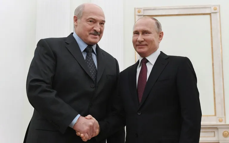 Путин поздравил Лукашенко с победой на выборах в Беларуси
