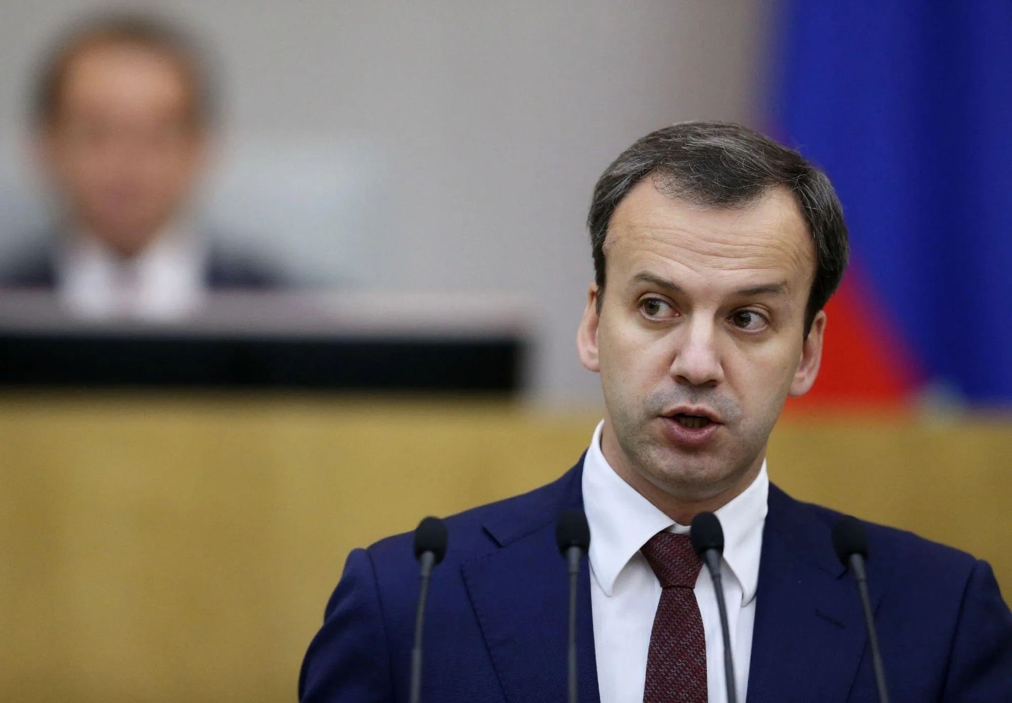 Дворкович предложил снизить порог беспошлинной интернет-торговли в ЕАЭС до €200