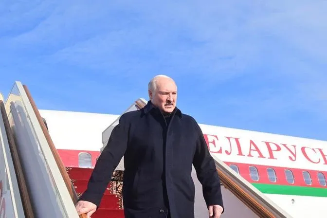 Лукашенко прилетел на встречу с президентом России