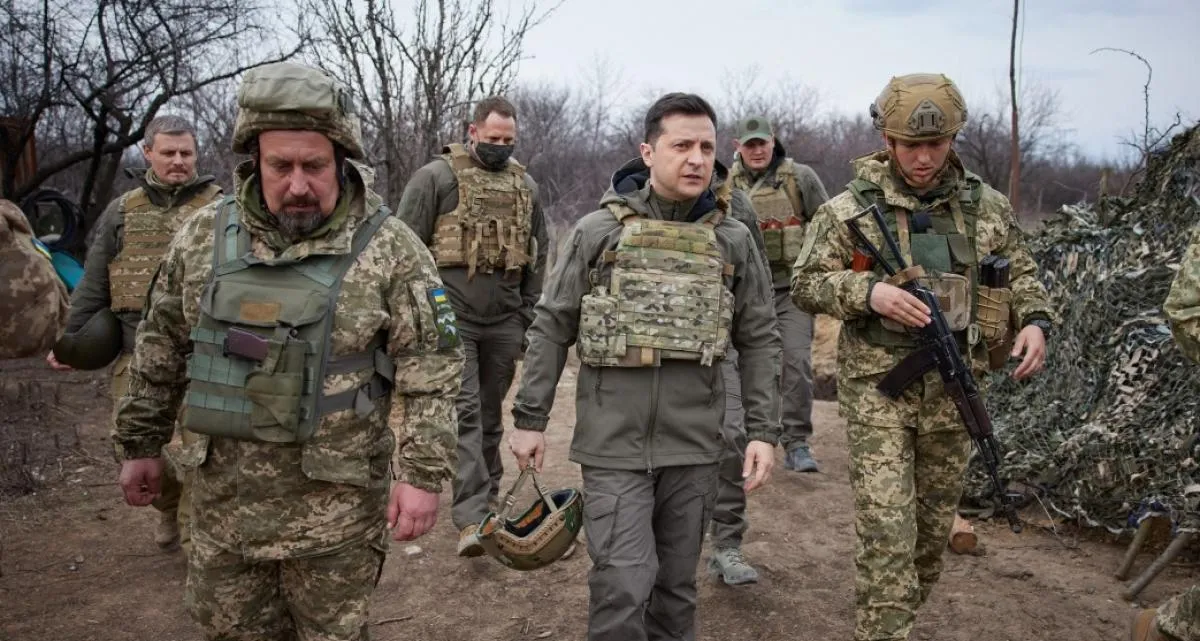 «Ставка на поражение»: зачем Зеленский нагнетает новый военный конфликт с Россией