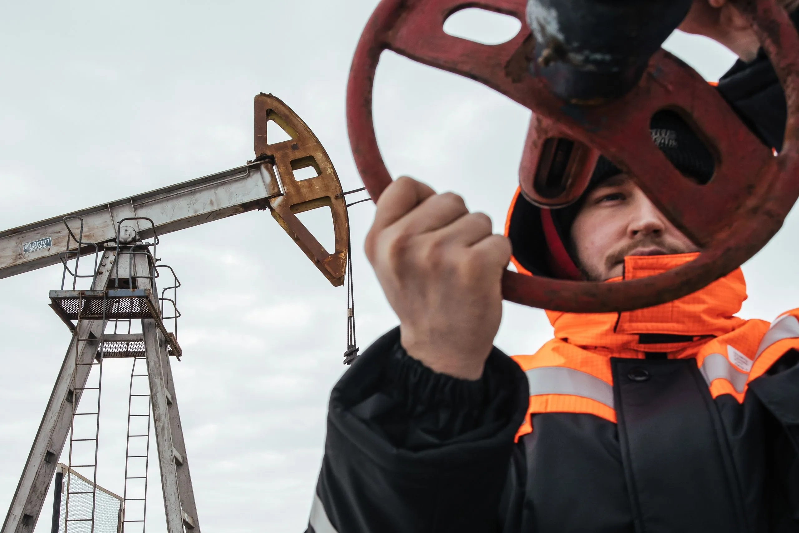 Евросоюз введет частичное эмбарго на импорт российской нефти