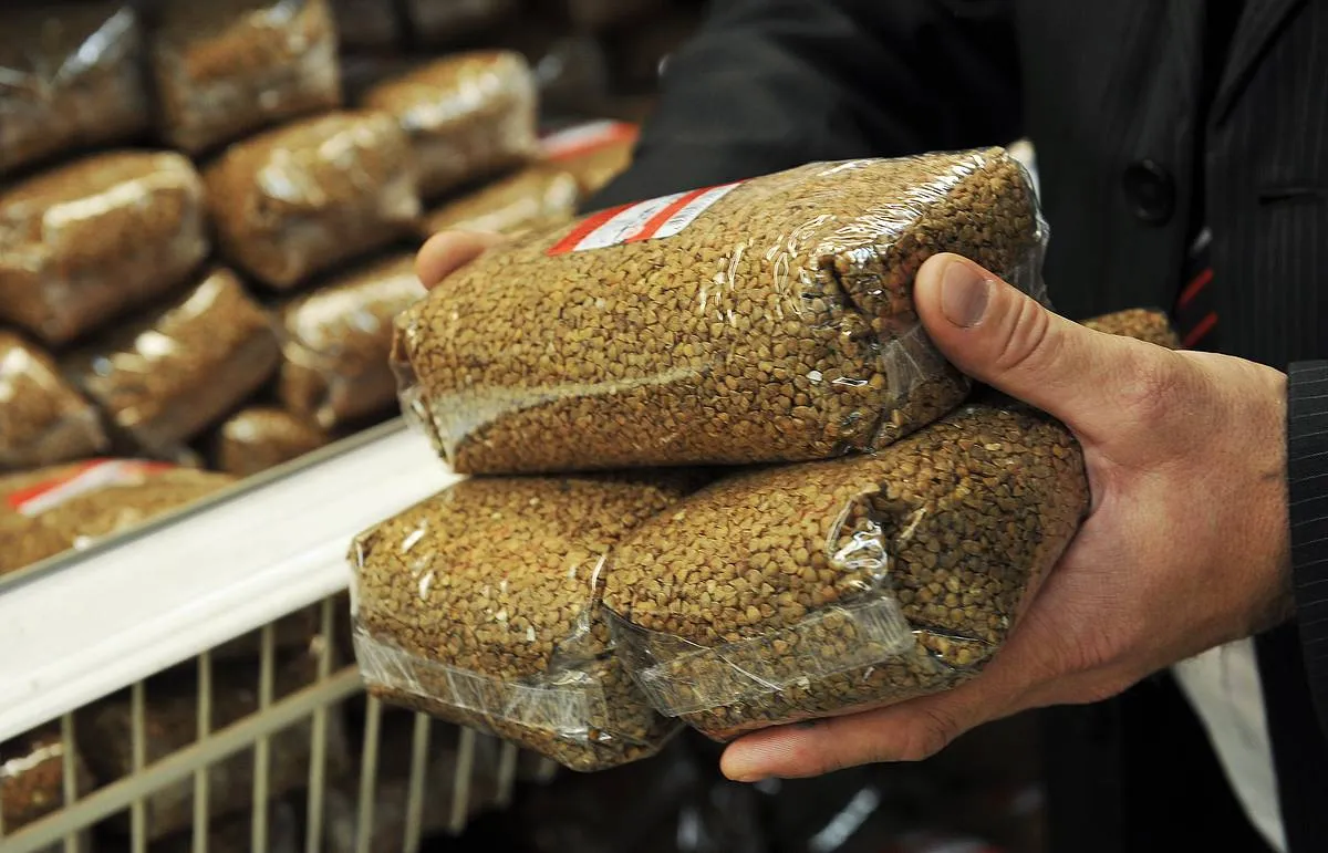 В Нур-Султане ограничили продажу круп и муки в одни руки