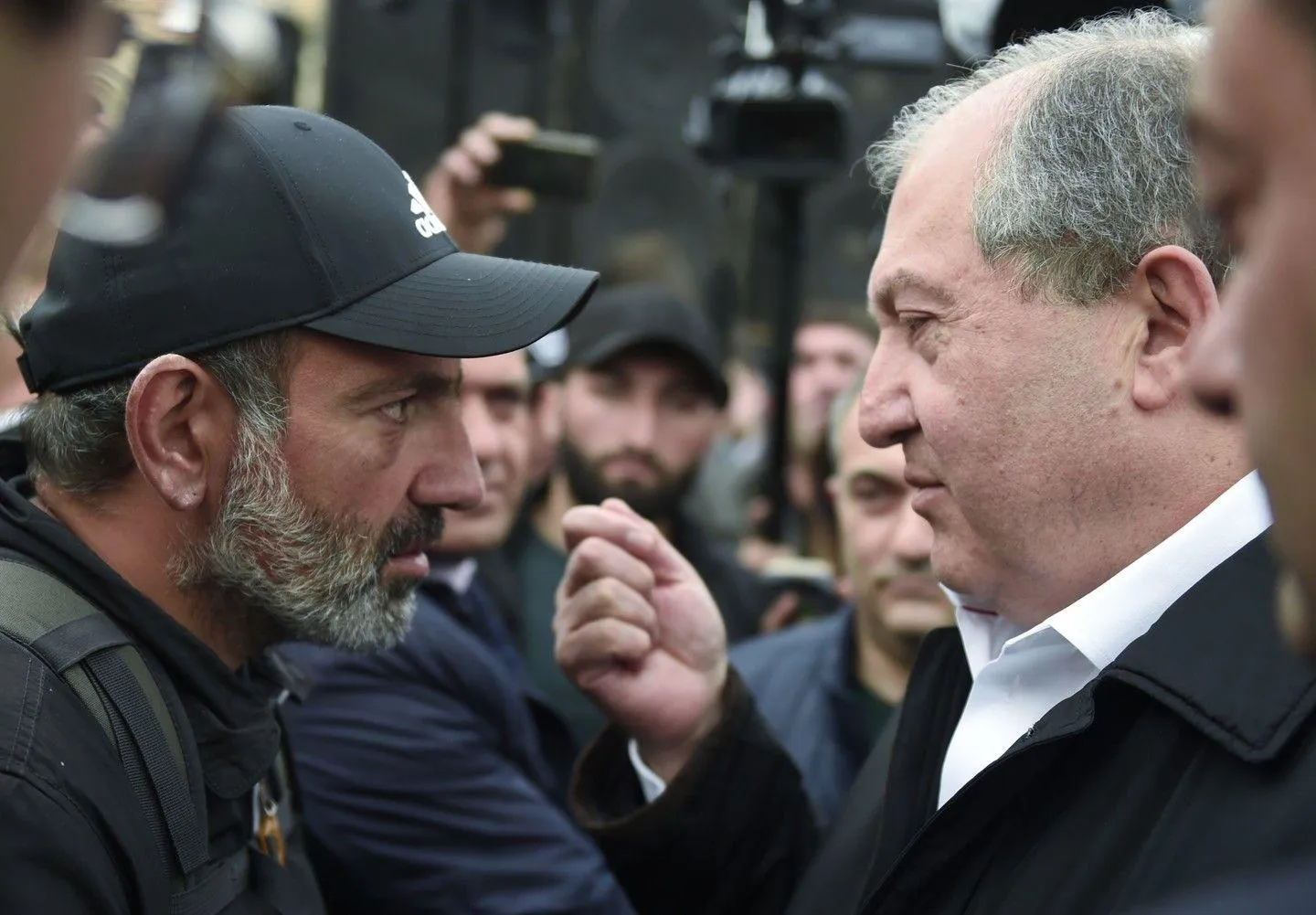 Президент Армении предложил перераспределить властные полномочия в республике