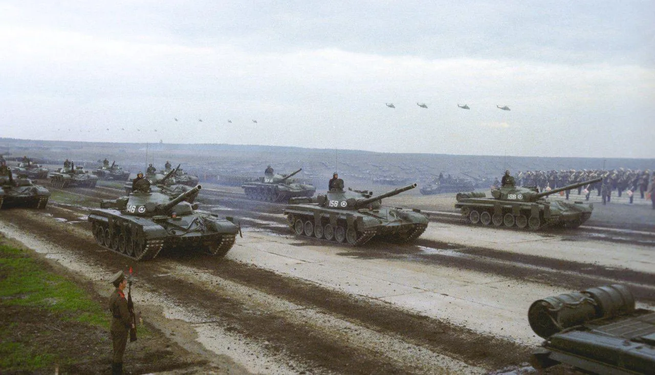 «Восток-2018»: крупнейшие военные учения России глазами китайских СМИ