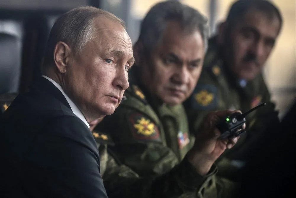 В ДНР, ЛНР, Херсонской и Запорожской областях вводится военное положение