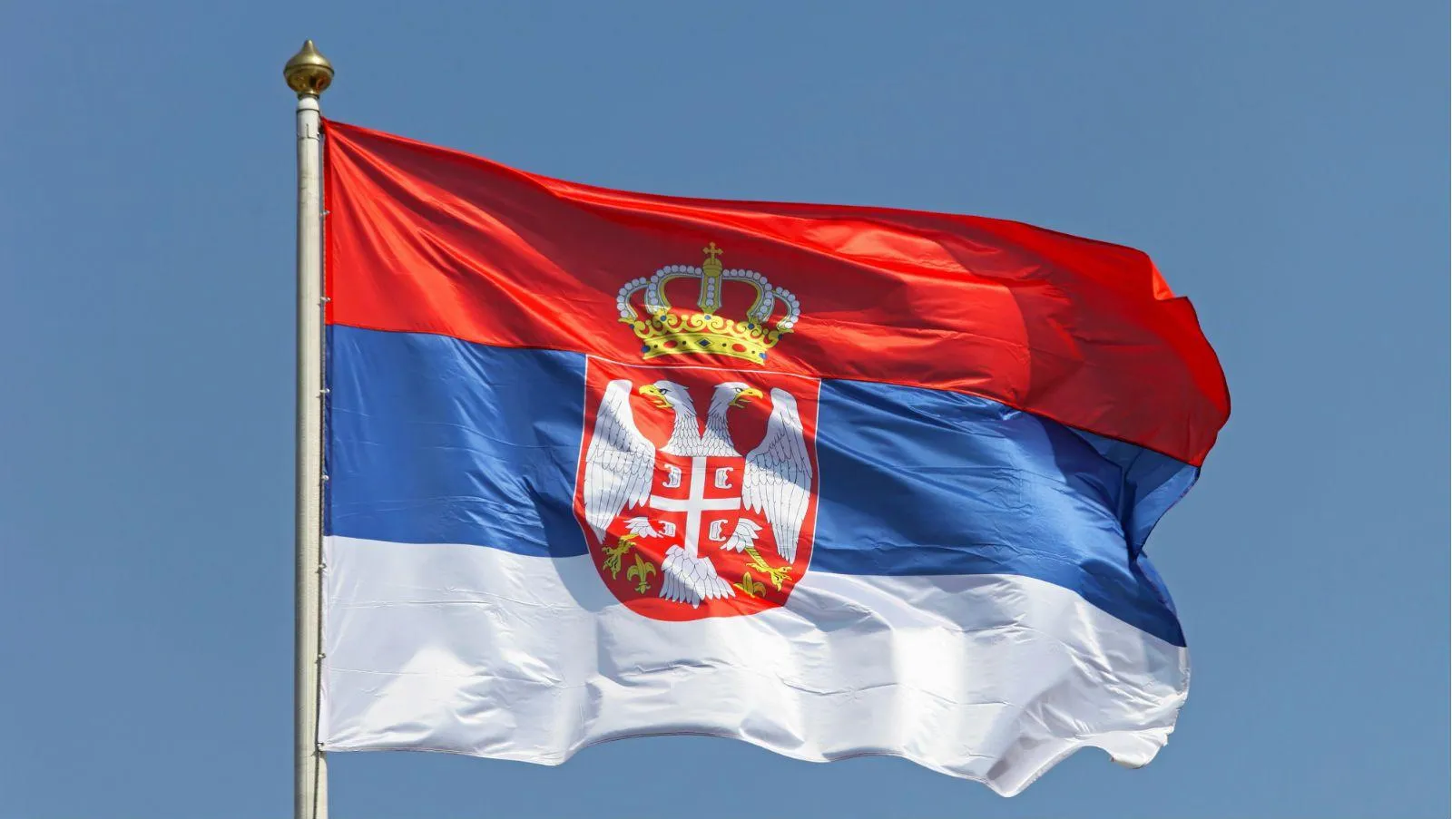 Сербия экстренно отозвала дипломатов из Македонии