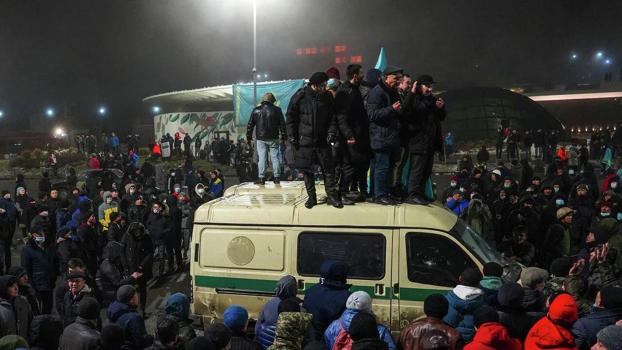 Патрушев обвинил Запад в подготовке цветных революций в Казахстане и Узбекистане