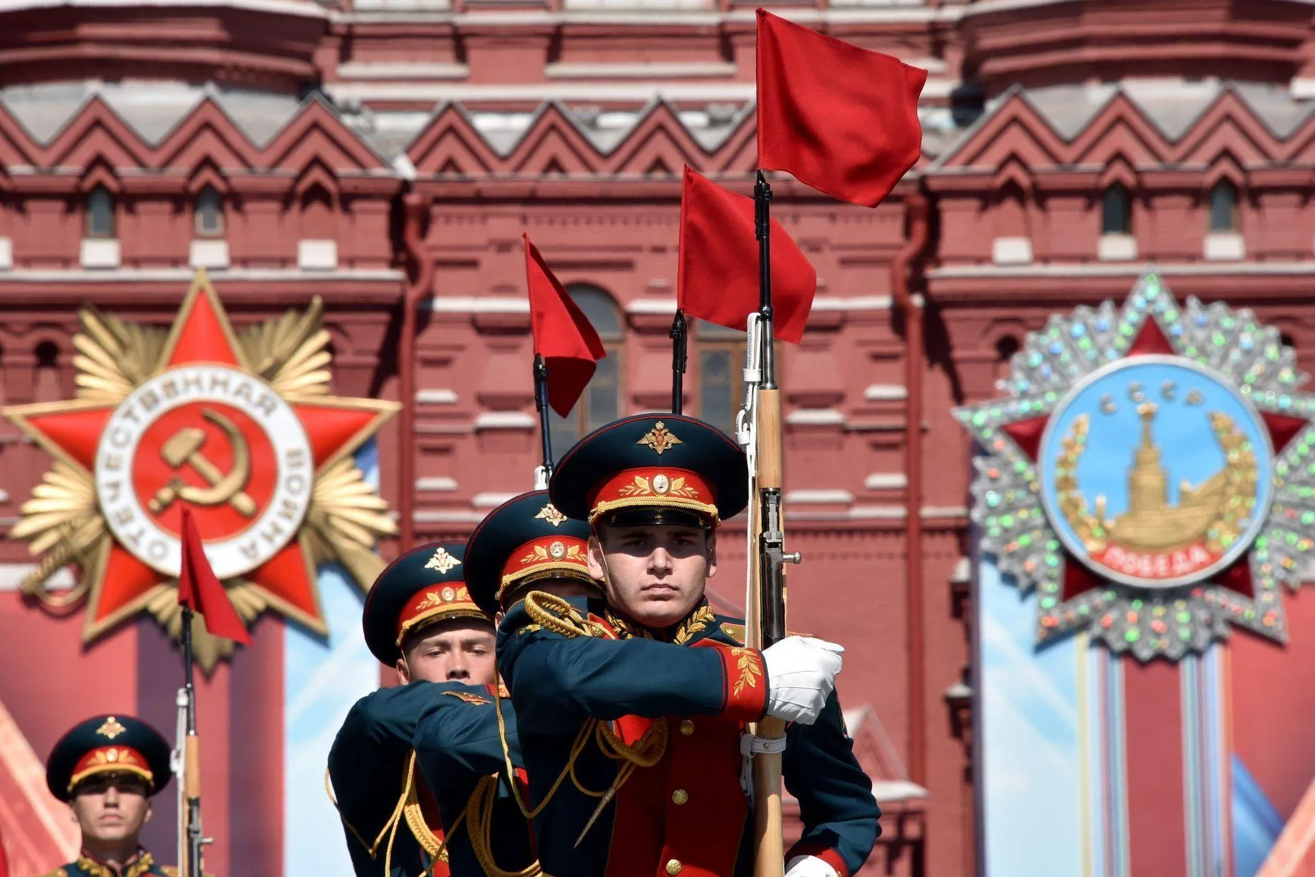 СМИ назвали альтернативные варианты проведения парада Победы в Москве
