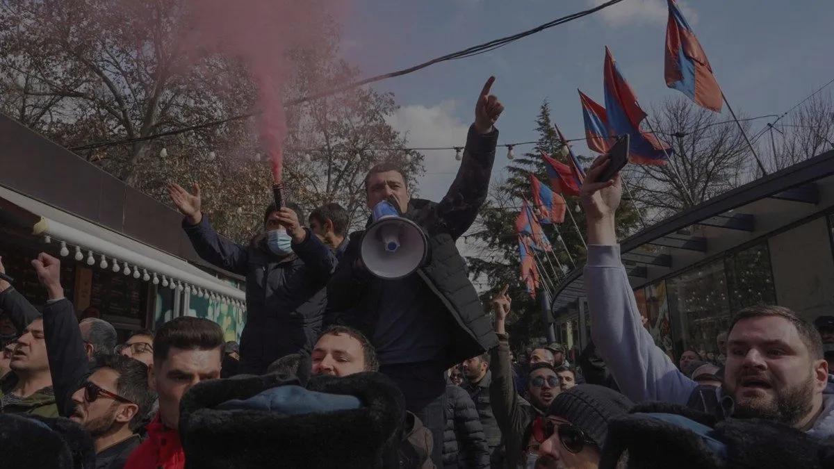 Искандарян: Досрочные выборы и референдум не решат политических проблем Армении