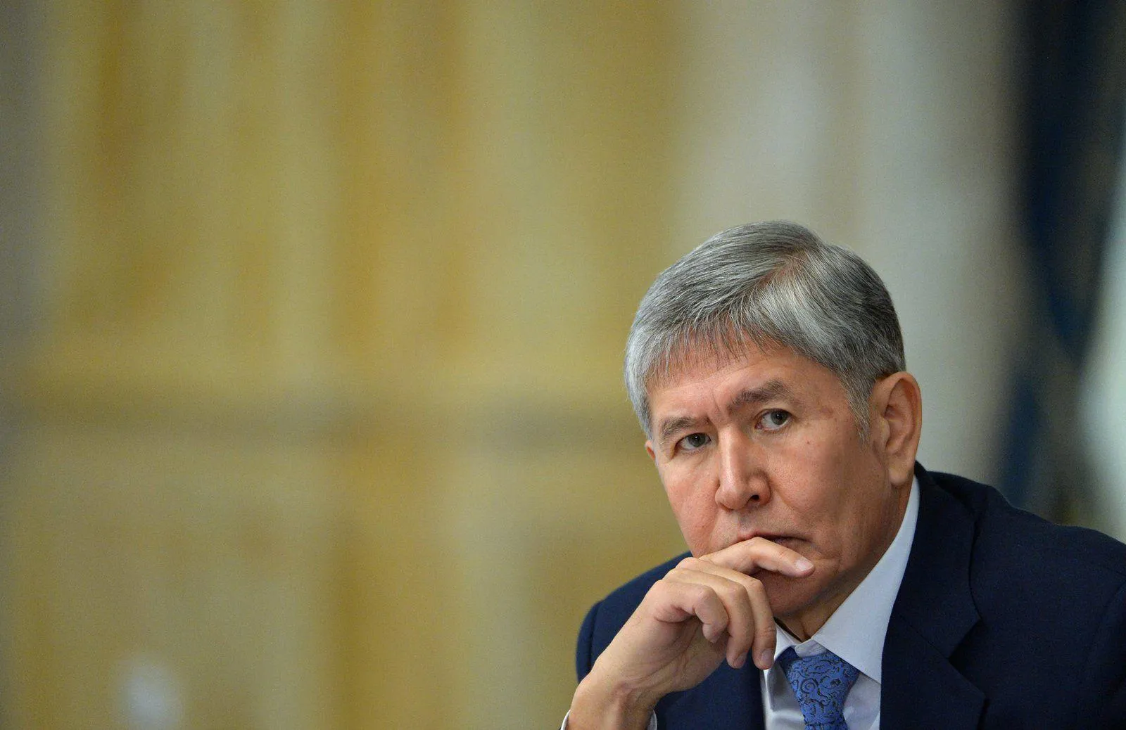 Атамбаев может лишиться неприкосновенности до конца сентября