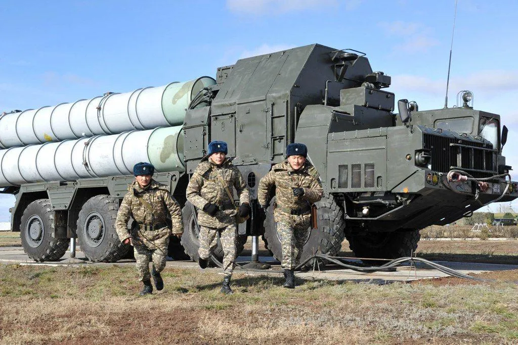 Казахстан и Узбекистан заключили новые военные соглашения