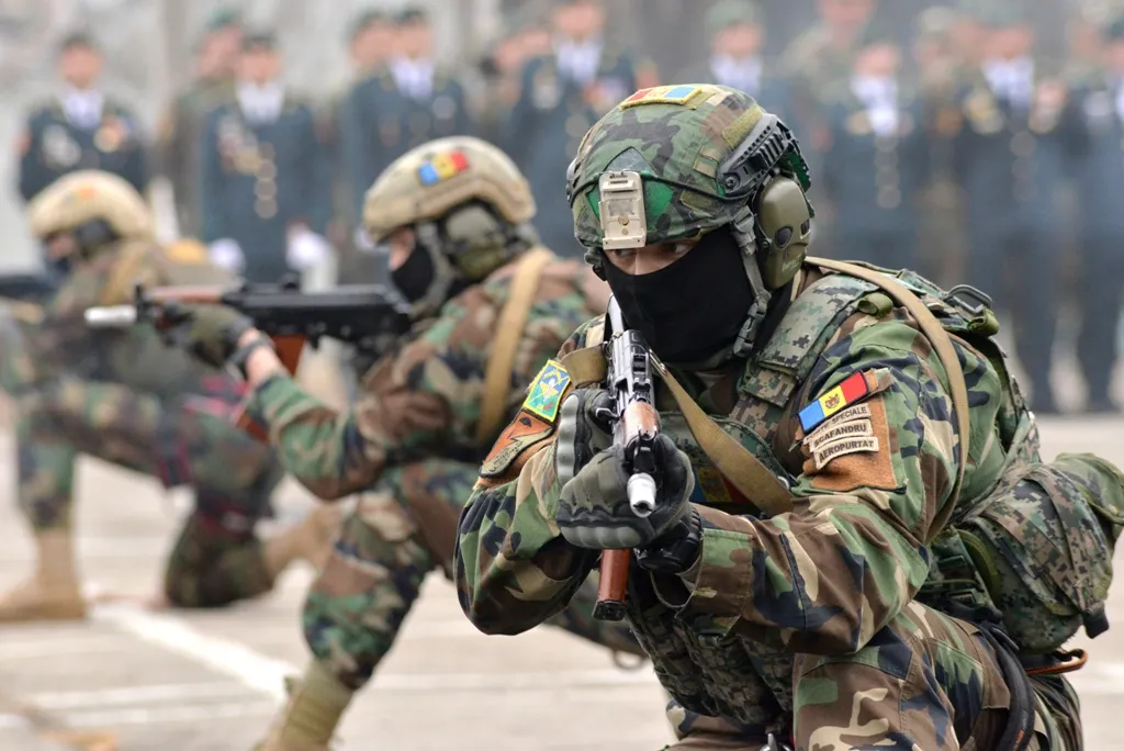Санду заявила, что ЕС вооружает Молдову