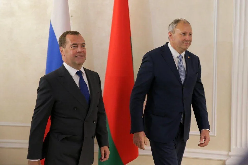 Стало известно, когда встретятся Медведев и Румас