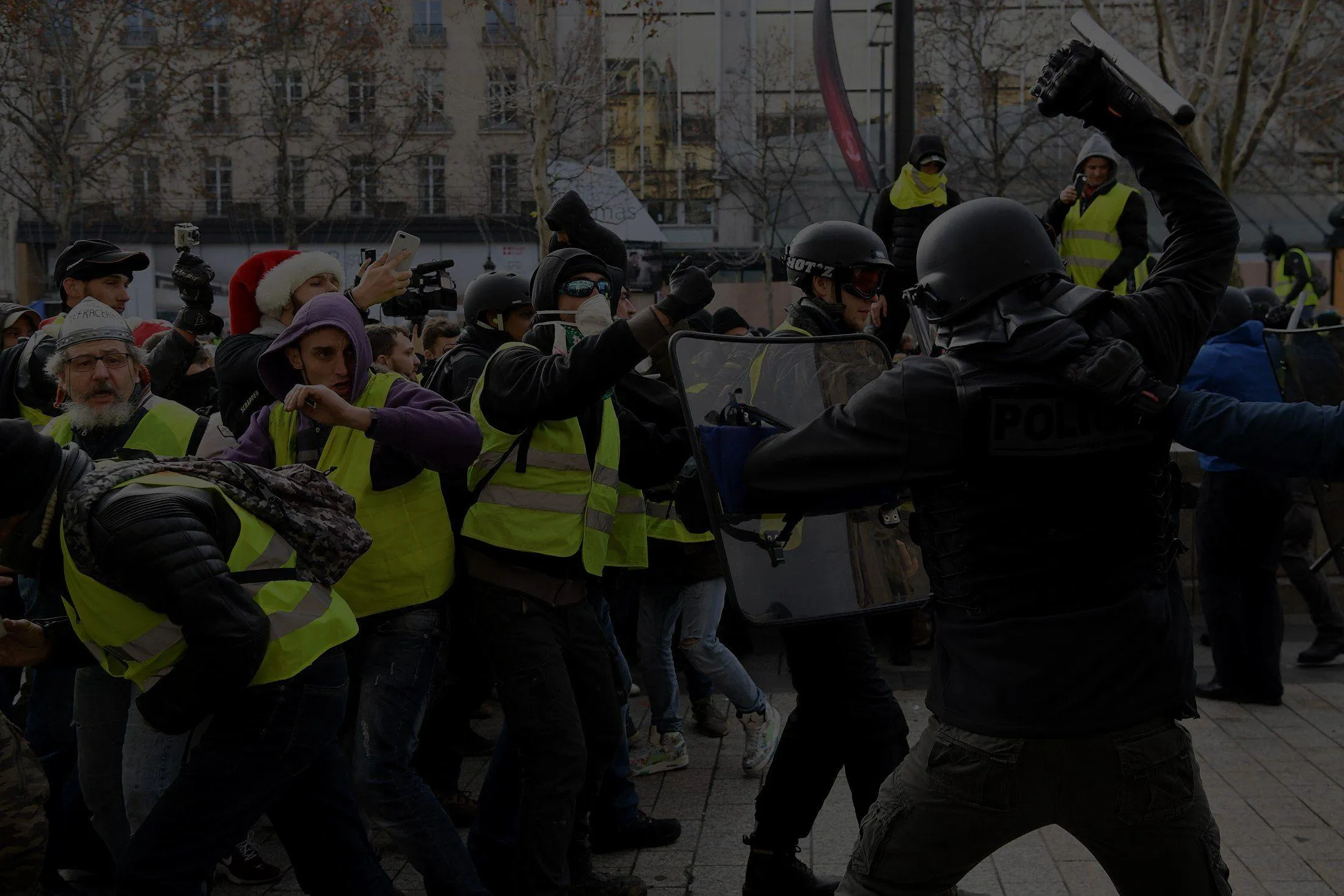 «Новая французская революция»? К чему приведут массовые протесты во Франции