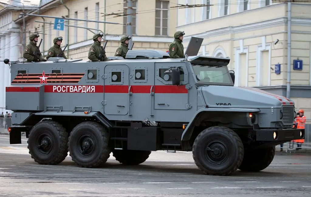 бронеавтомобиль.jpg